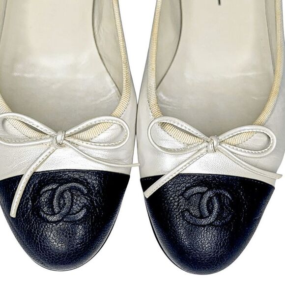 Chanel CC Cap Toe Ballet Flats Silvery White & Black Leather EU 39.5 Ballerinas - Picture 5 of 13